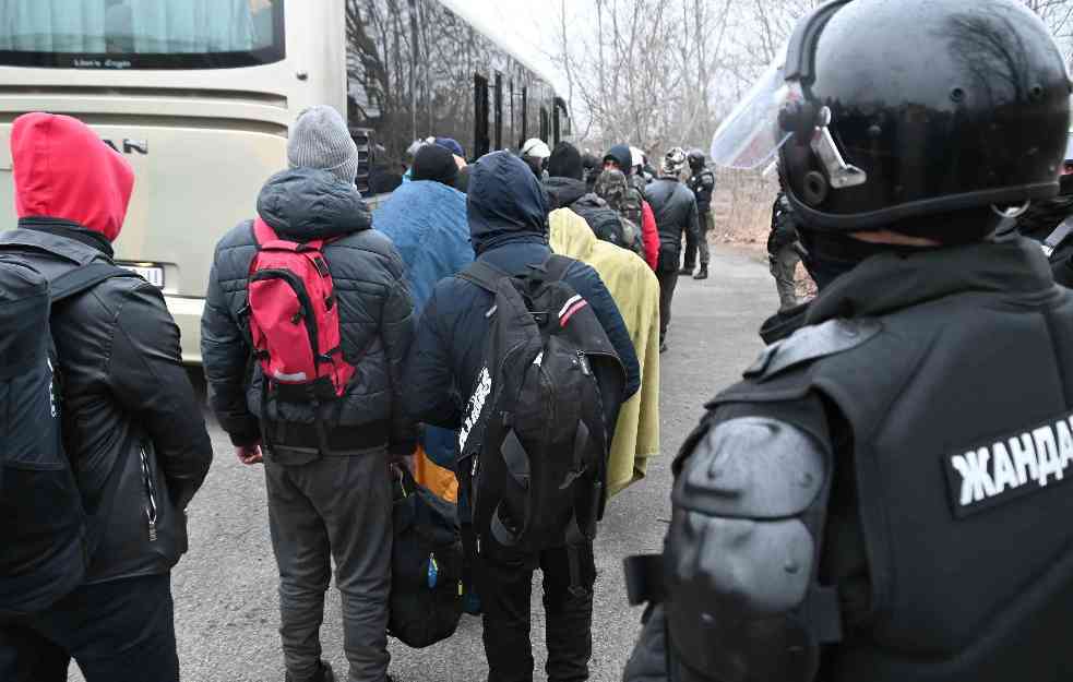 Uhapšeni osumnjičeni za krijumčarenje ljudi: NAPLAĆIVALI DO 6.000 EVRA PO MIGRANTU 
