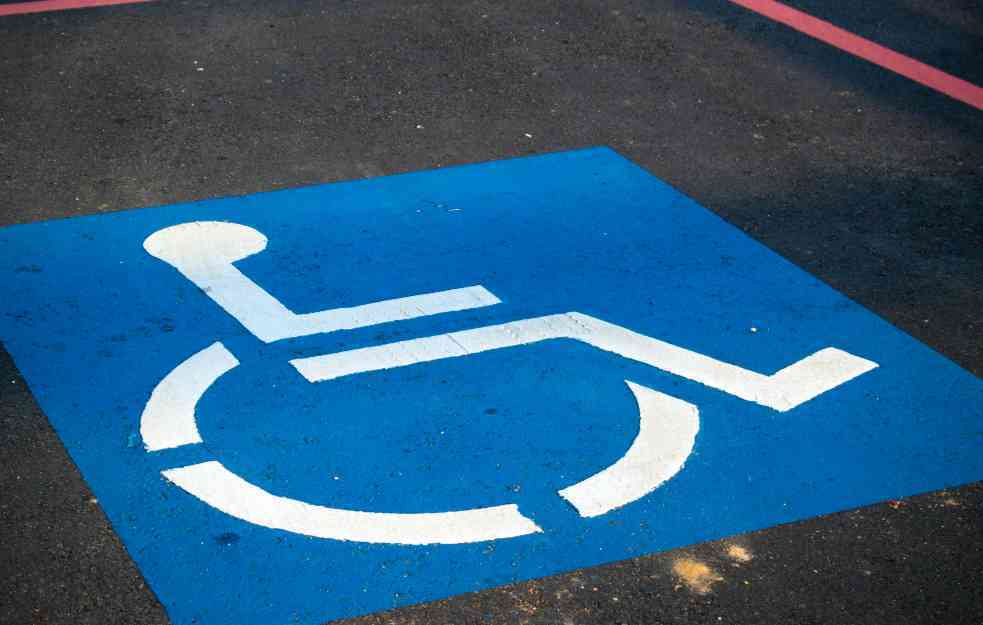PRODUŽEN ROK VAŽENJA INVALIDSKE PARKING KARTE: Evo do kada važi