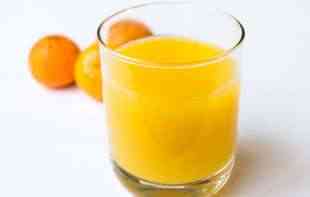 <span style='color:red;'><b>Domaći sok</b></span> od mandarina za osveženje i zdravlje ( recept )