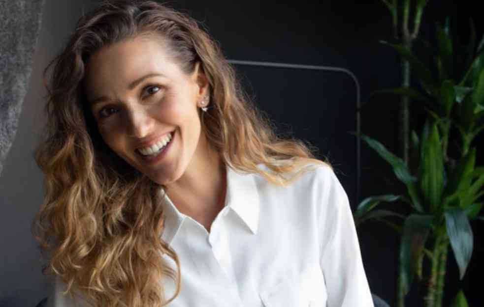 JELENA ĐOKOVIĆ PRIVUKLA VELIKU PAŽNJU NACIJE: Svi to piju, o čemu se radi?  OVO je odgovor!