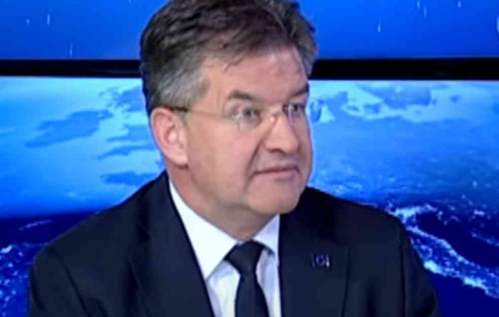 LAJČAK: Barikade ukloniti političkim dogovorom, ne buldožerima