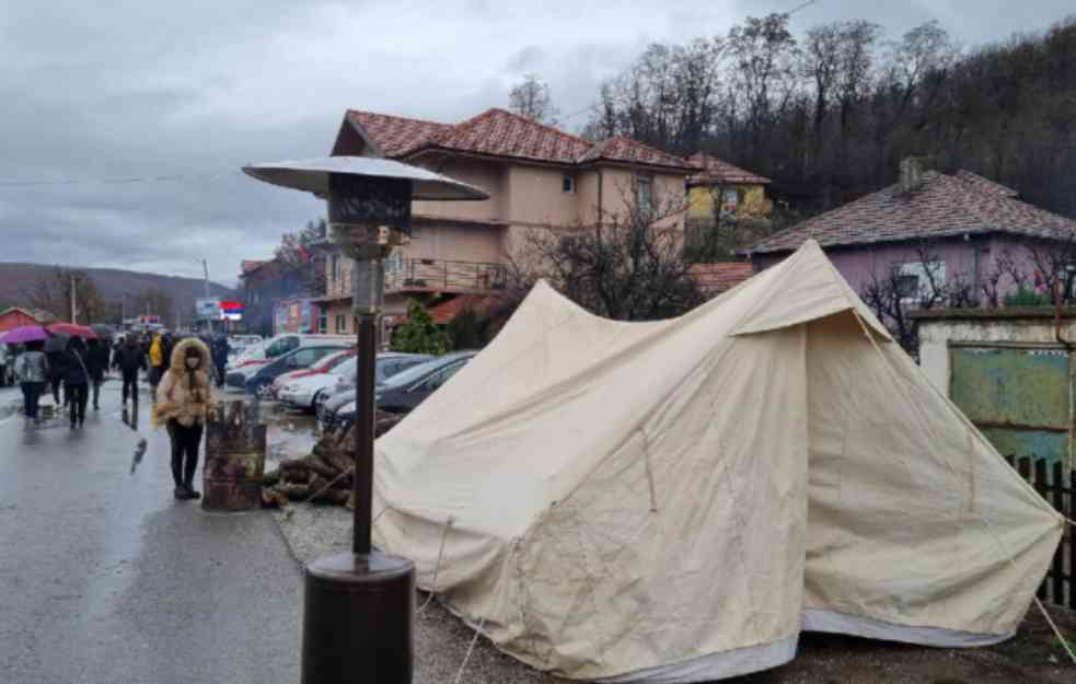 DEVETI DAN SRBI NA BARIKADAMA! Prelazi Jarinje i Brnjak i dalje zatvoreni, čeka se odgovor KFORA