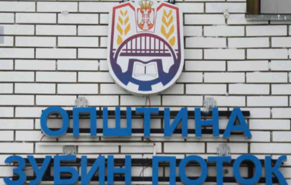 SKANDAL NA KIM Skinuta zastava Srbije sa OŠ „Jovan Cvijić“ u Zubinom Potoku