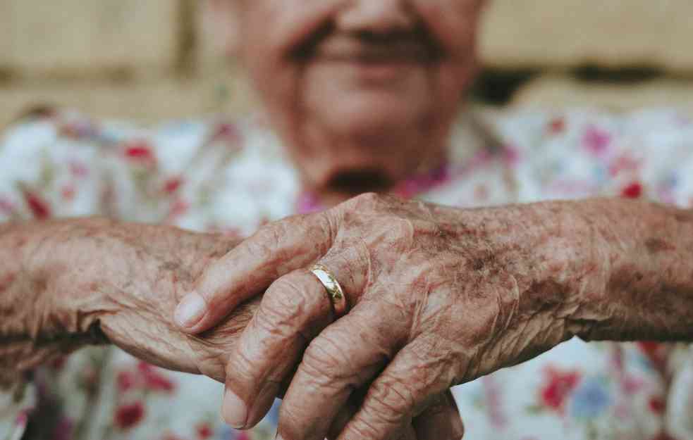 Baka (111) otkriva koji napitak pije svaki da bi ostala vitalna i zdrava