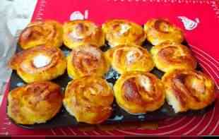 NAJSOČNIJE <span style='color:red;'><b>PRELIV</b></span>ENE RUŽICE SA DŽEMOM I PLAZMOM (RECEPT+VIDEO)