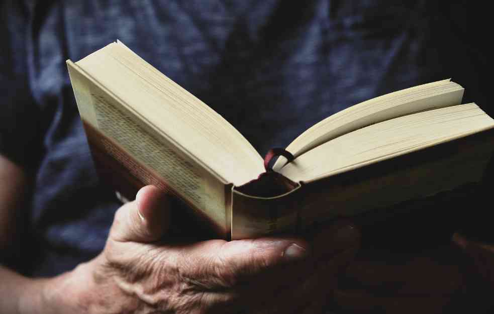Baka Kosara se iz Amerike vratila u rodno Valjevo: Ima 102 godine i upravo se učlanila u biblioteku