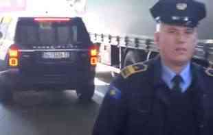 PRIŠTINA NASTAVILA <span style='color:red;'><b>RADIKALI</b></span>ZACIJU: Zabranila ulazak na KOSOVO vozilima sa srpskim tablicama