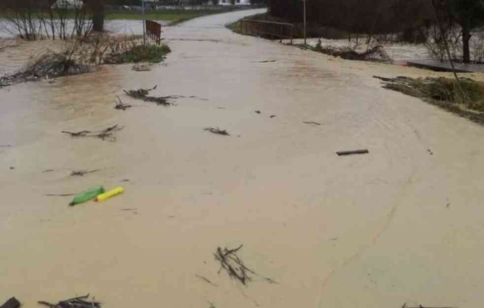POPLAVE PARALIŠU SRBIJU: Situacija se ne smiruje, RHMZ izdao novo upozorenje