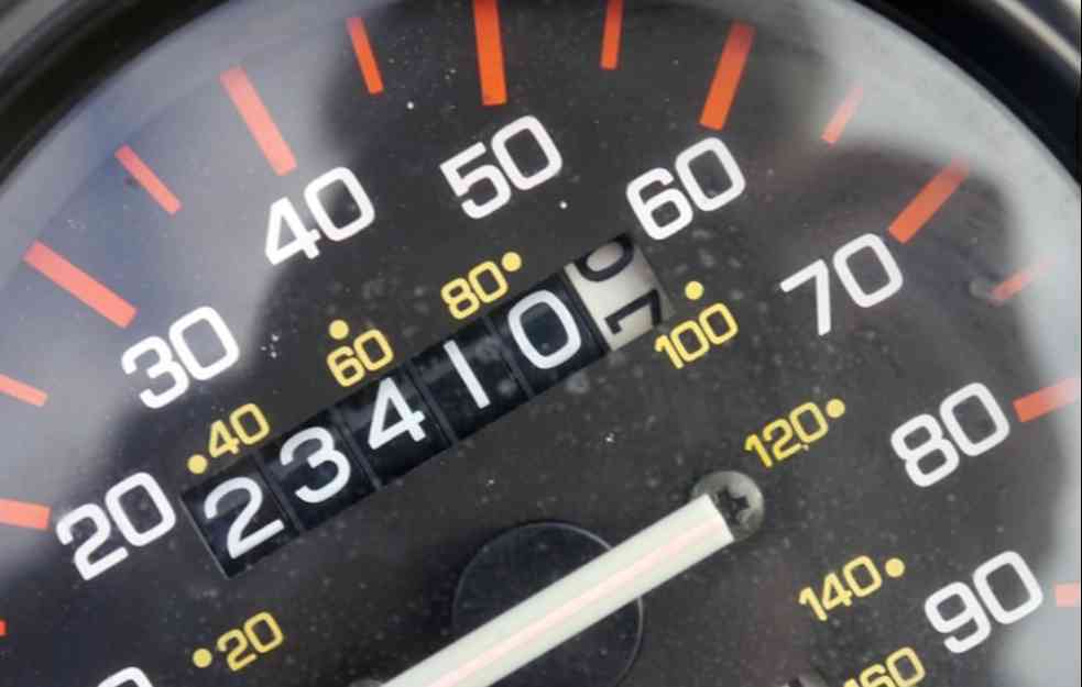 BOSANAC U ŠVAJCARSKOJ DIVLJAO 200 NA SAT: Zaneo se pa snimak vožnje objavio na mrežama