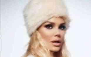 Lena Kovačević nosi najpopularniji model <span style='color:red;'><b>zimske jakne</b></span> u Srbiji