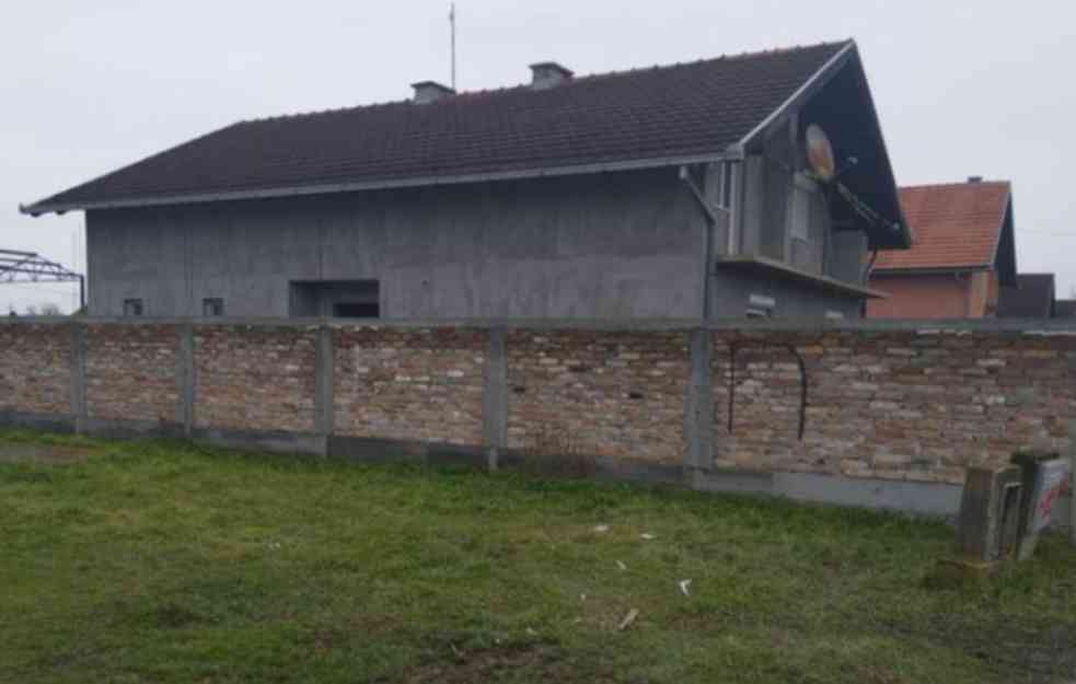 DETALJI BRUTALNOG UBISTVA U VETERNIKU: Sedeo sa drugarima kad ga je neko pozvao da se nađu!