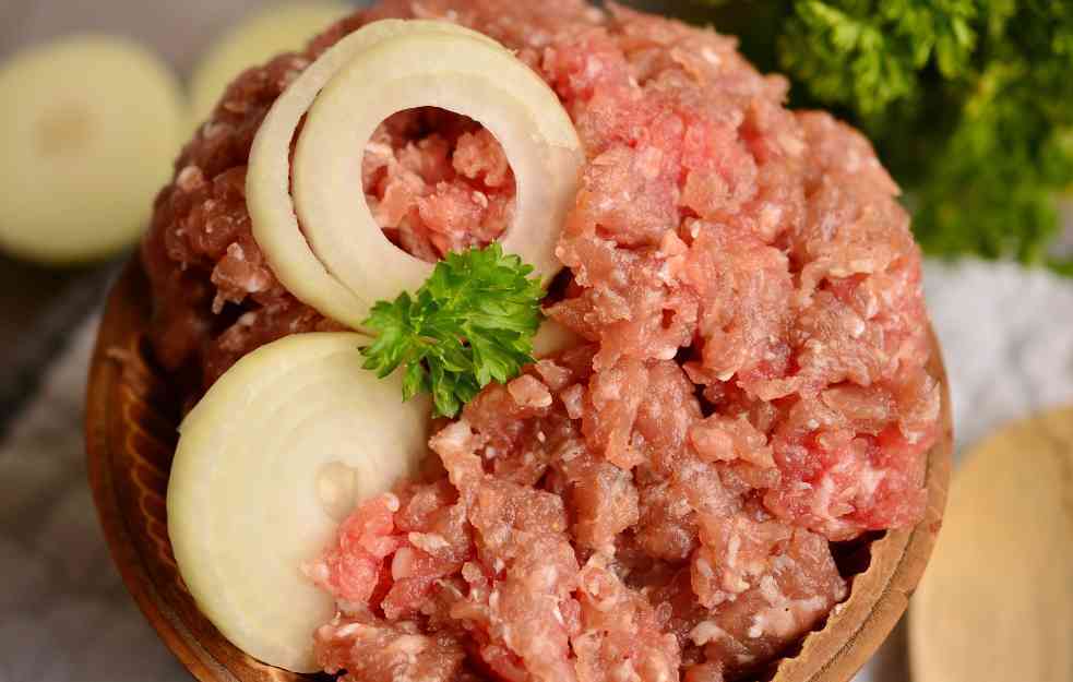 Slovenci testirali mleveno meso, najlošiji su uzorci iz trgovačkih lanaca koji posluju i u Hrvatskoj