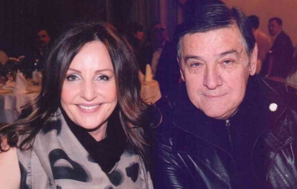 “ZAGRLI ME BAREM RUKAMA PRAZNIM”: Ana Bekuta slomljena od tuge za Mrkom na Dan zaljubljenih (FOTO)