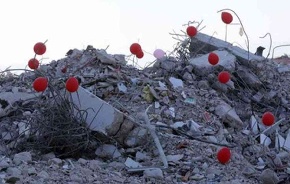 NA RUŠEVINE U TURSKOJ POSTAVLJENI ŠARENI BALONI: Ovo je njihova simbolika i značenje! (VIDEO, FOTO)