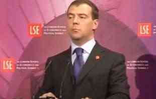 MEDVEDEV SE SPRDA SA BAJDENOM I ZELENSKIM: Bilo je međusobnih <span style='color:red;'><b>čarolija</b></span> oko pobede koja će uslediti! DO GROBA SE ZAKLELI NA VERNOST!