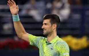NOVAK PROTUTNJAO PORED HOLANĐANINA