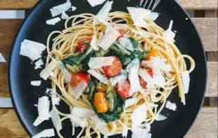 REEPT NA BRZAKA:  <span style='color:red;'><b>Pasta</b></span> sa lososom, spanaćem i limunom