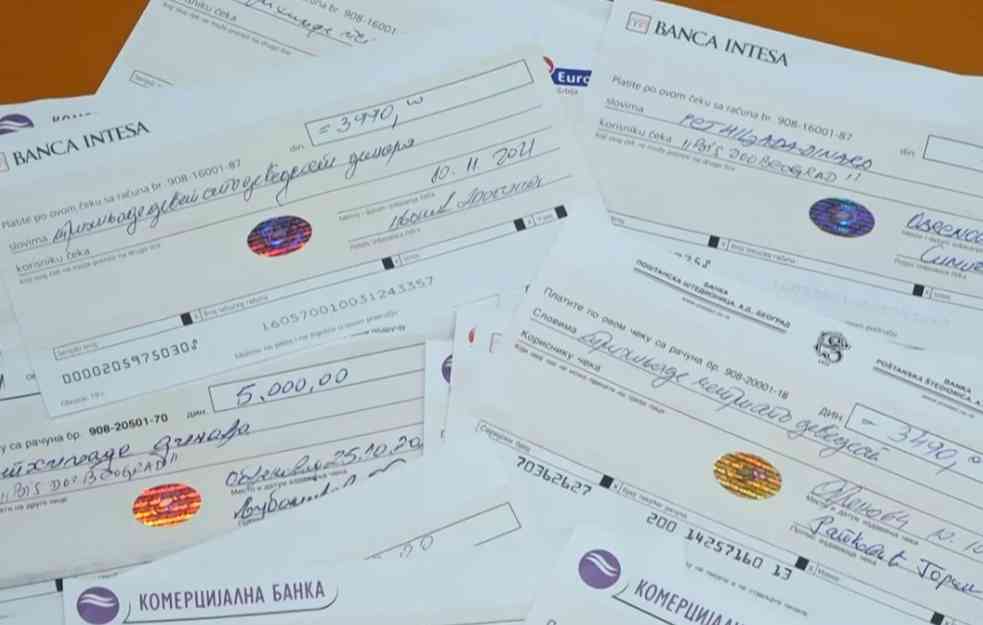 Ček vredan 46 miliona evra pronašao na stanici: Kada je vratio vlasniku ostao šokiran zbog poklona