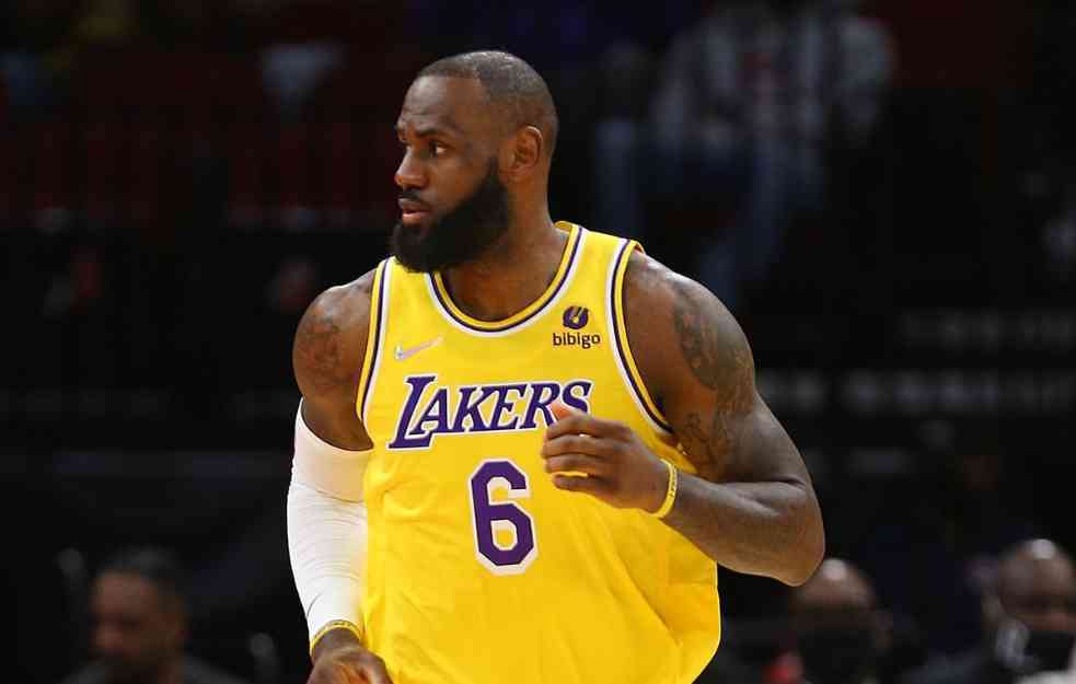 KAKVE OPTUŽBE: Lebron Džejms se dopinguje, tvrdi bivši MMA borac
