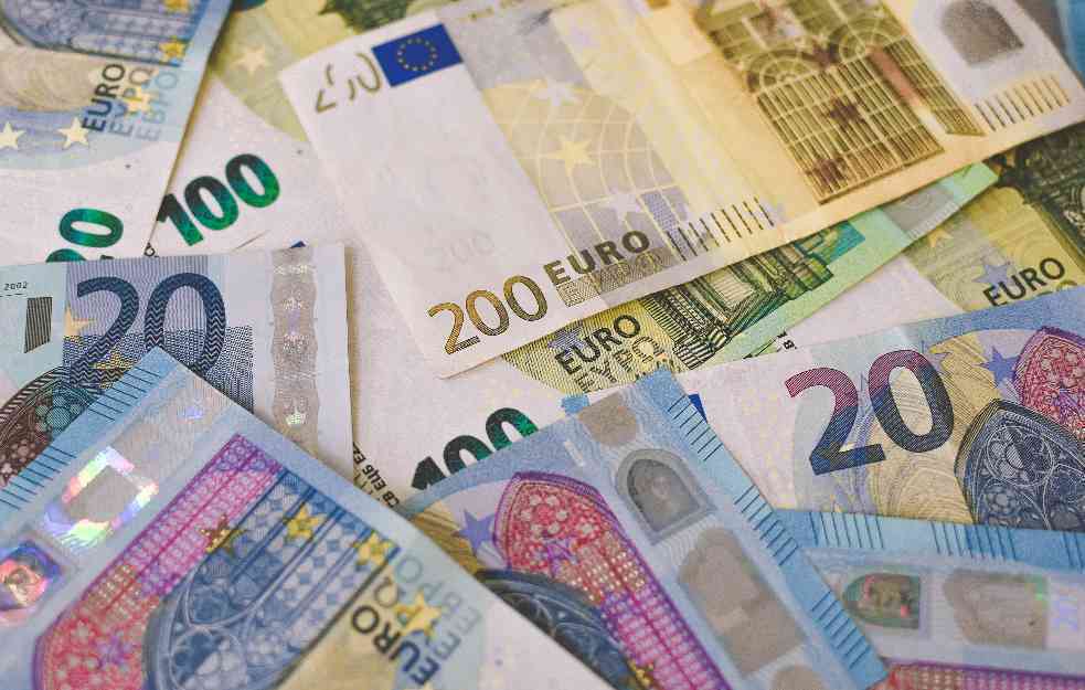 Smanjene devizne rezerve za 274 miliona evra