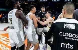 PARTIZAN MELJE KA <span style='color:red;'><b>TOP 8</b></span>! Mašinerija Željka Obradovića utišala Istanbul i pregazila šampiona Evrope