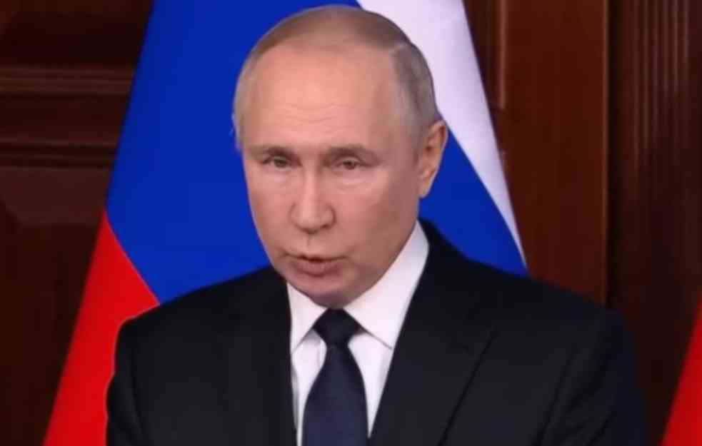 JOŠ UVEK MOGU DA GA UHVATE... PUTINOVA DEMONSTRACIJA  SILE I PRKOSA: Ruski lider došao najbliže prvim linijama sukoba! (VIDEO)