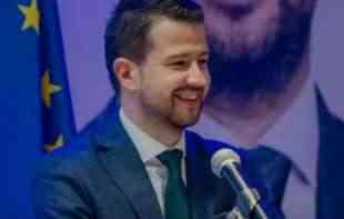 Ko je <span style='color:red;'><b>Jakov Milatović</b></span>?  Ima 37 godina, bio student generacije, bivši ministar