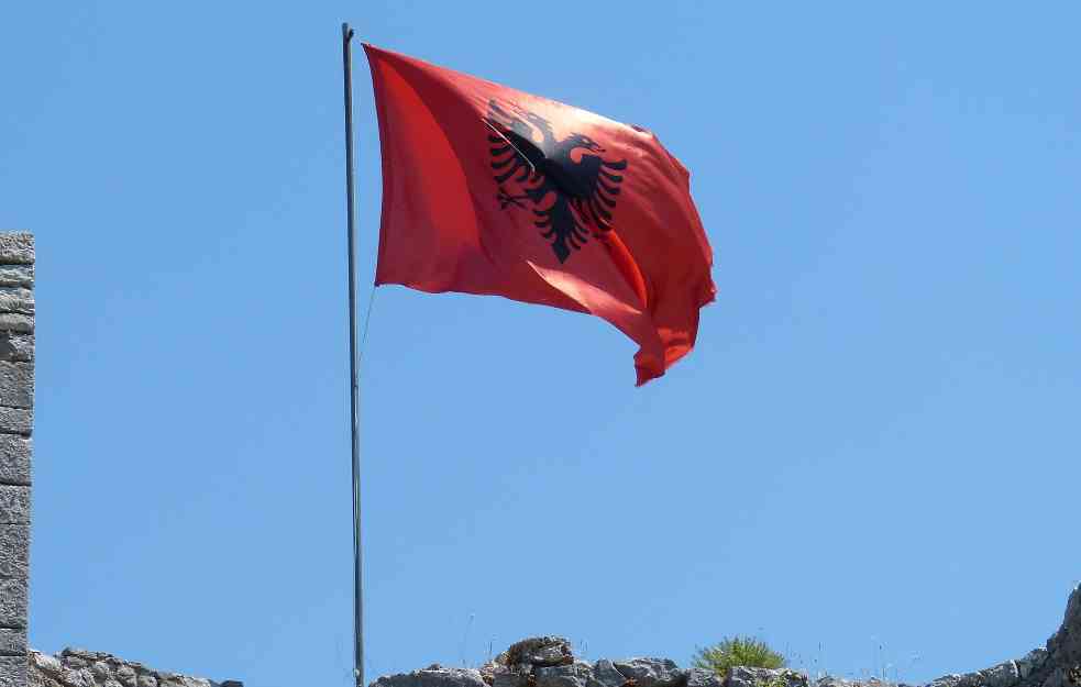 Šta smo dočekali: Albanci slave Dan zastave Albanije u srpskoj opštini Zvečan