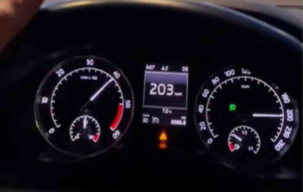 Preti joj ODUZIMANJE DOZVOLE! Ljupka Stević PUN GAS na auto-putu! Vozila preko 200! (FOTO+VIDEO)