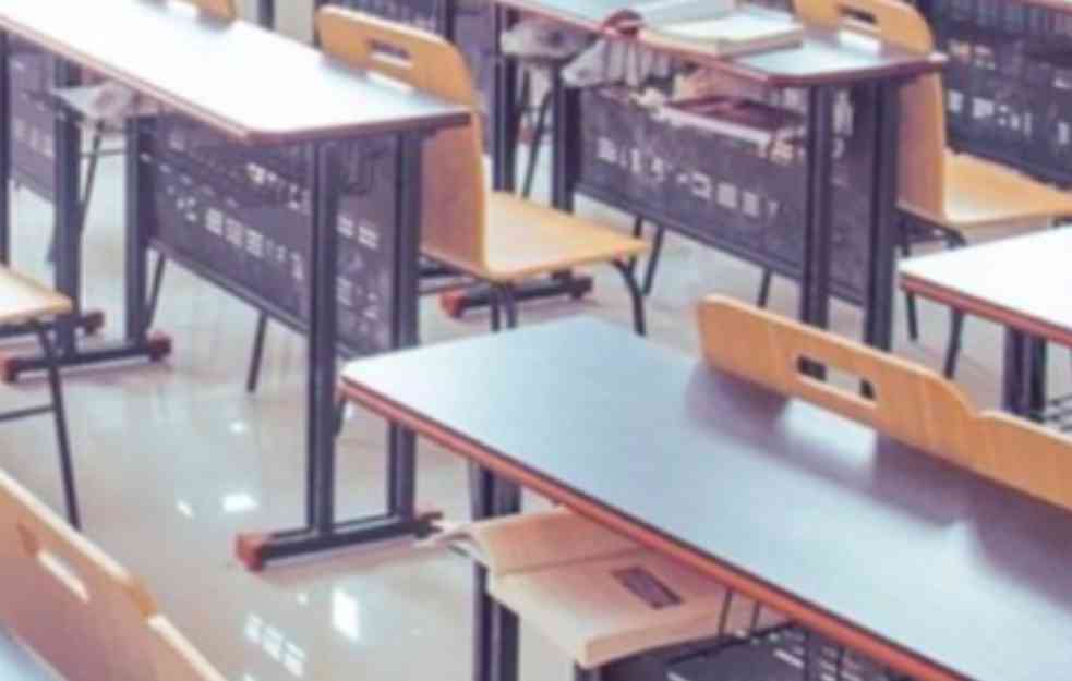 I MI SE PITAMO: Srednjoškolci predali peticiju sa 25.000 potpisa protiv najavljene državne mature