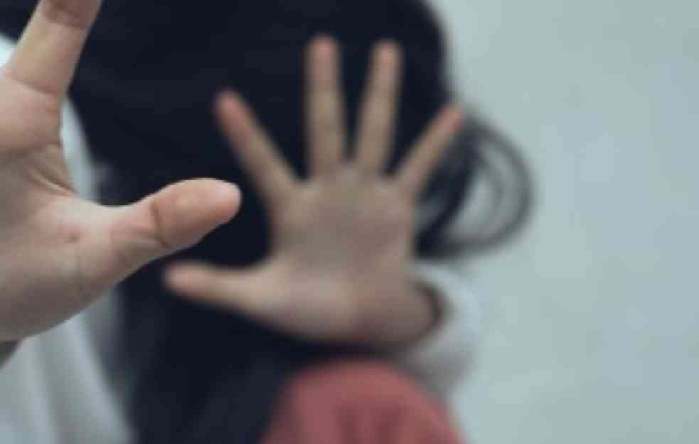 MANIJAK POSMATRAO DEVOJČICU (6) PA JE SILOVAO: Zgrabio je i odveo na jezivo mesto