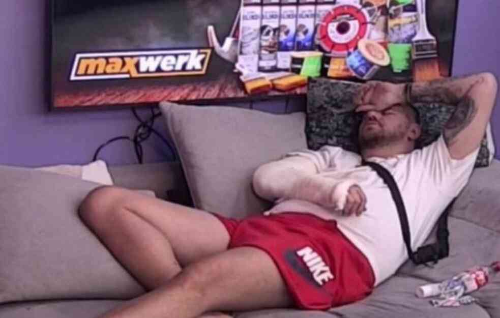 JANJUŠ SE VRATIO U BELU KUĆU : Gips do ramena (FOTO)