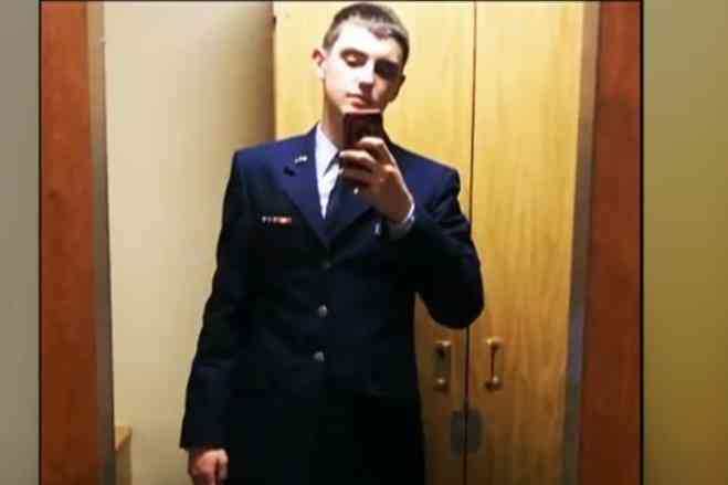 FBI UHAPSIO MLADIĆA (21) KOJI JE OTKRIO TAJNE PODATKE AMERIKE: Podatke objavio na platformi popularnoj među <span style='color:red;'><b>gejmeri</b></span>ma (VIDEO)