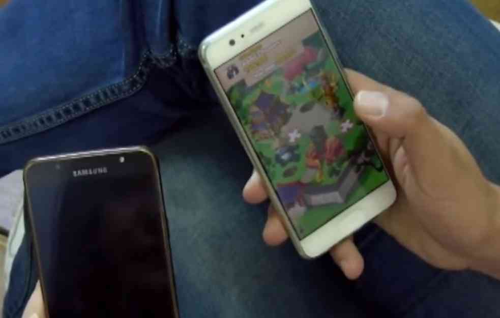 MOBILNI SAMO UZ DOZVOLU NASTAVNIKA: Nova školska godina u Srpskoj donela novine oko upotrebe telefona