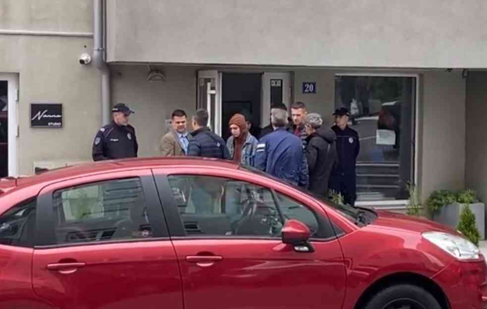 DETALJI TRAGEDIJE NA ZVEZDARI: Telo devojke u spavaćici pronašla sestra! Naložena obdukcija