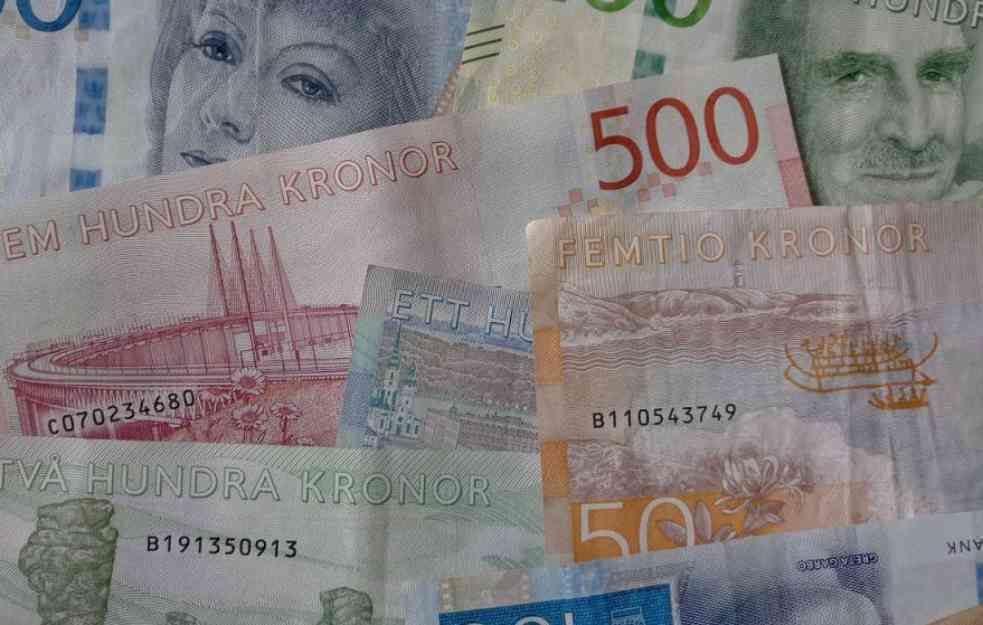 STRAVIČNO : Poprskali biber sprejom radnicu i oteli joj OGROMAN NOVAC!