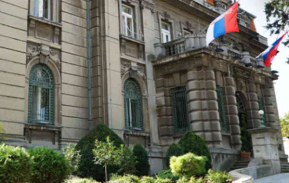 ODBILI DA IDU NA SNS MITING, EVO ŠTA JE SLEDILO: Načelnica ugašenog sektora progovorila o pritiscima i posledicama