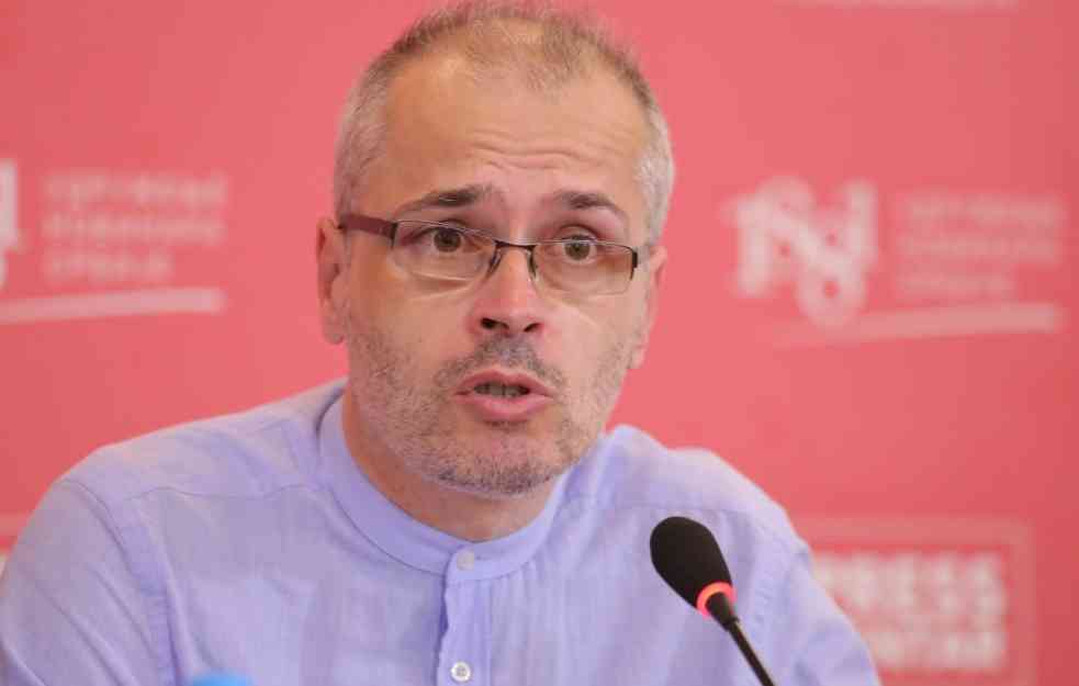 DRAMATIČNA SITUACIJA, VUČIĆ PREDAJE KOSOVO I METOHIJU “VELIKOJ ALBANIJI”! – prof. Časlav Koprivica