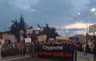 ZAVRŠEN 7. PROTEST SRBIJA PROTIV NASILJA: <span style='color:red;'><b>Organizatori</b></span> najavili da će ubuduće ŠETATI cela Srbija!