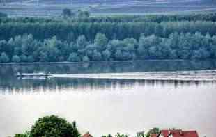 <span style='color:red;'><b>Izlivanje</b></span> evro-dizela u Dunav: Pokrajinska inspekcija reagovala nakon incidenta u luci rafinerije