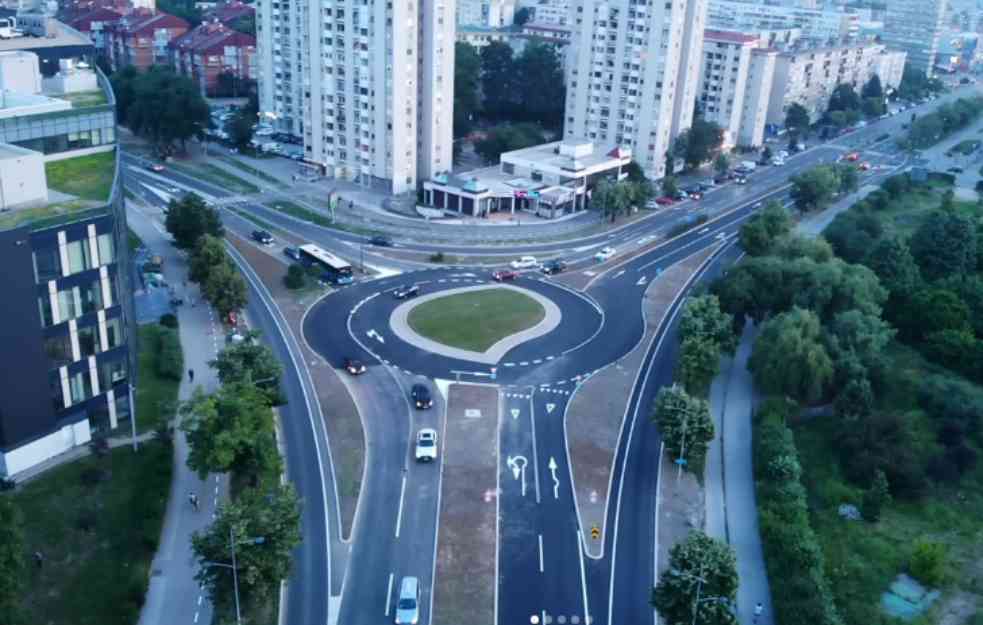 Kako funkcioniše semafor bez zelenog svetla? 