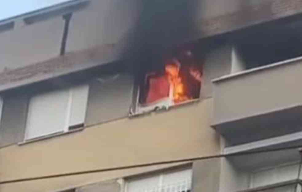 POŽAR ZAHVATIO STAN U VOJVODE STEPE U BEOGRADU (VIDEO)