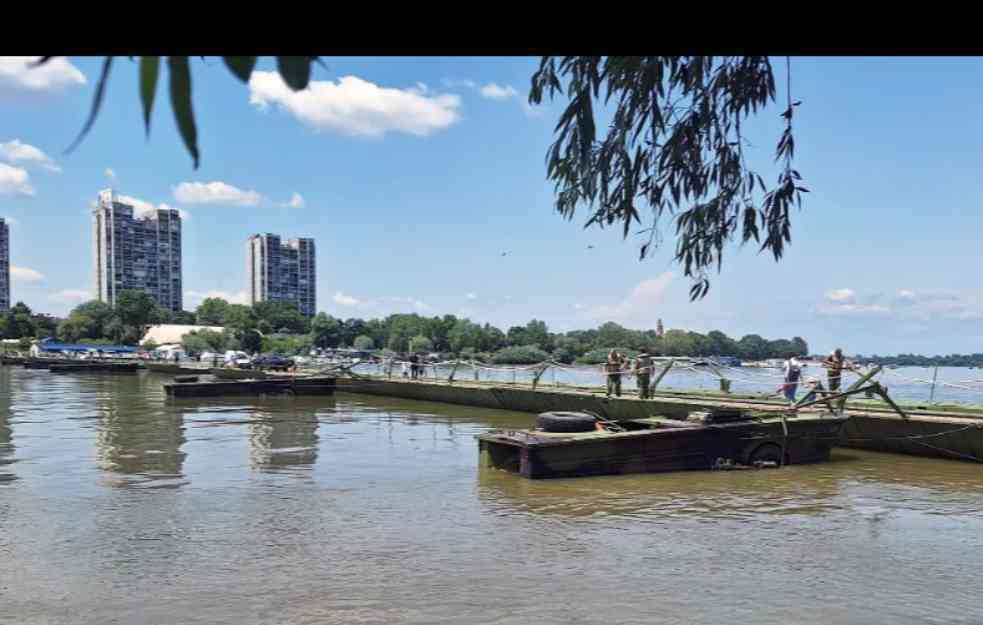 Vojska Srbije postavila pontonski most do plaže Lido