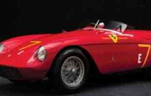 Oštećena karoserija ovog Ferrarija 500 Mondiala <span style='color:red;'><b>Spid</b></span>er iz 1954. verovatno vredi oko dva miliona dolara