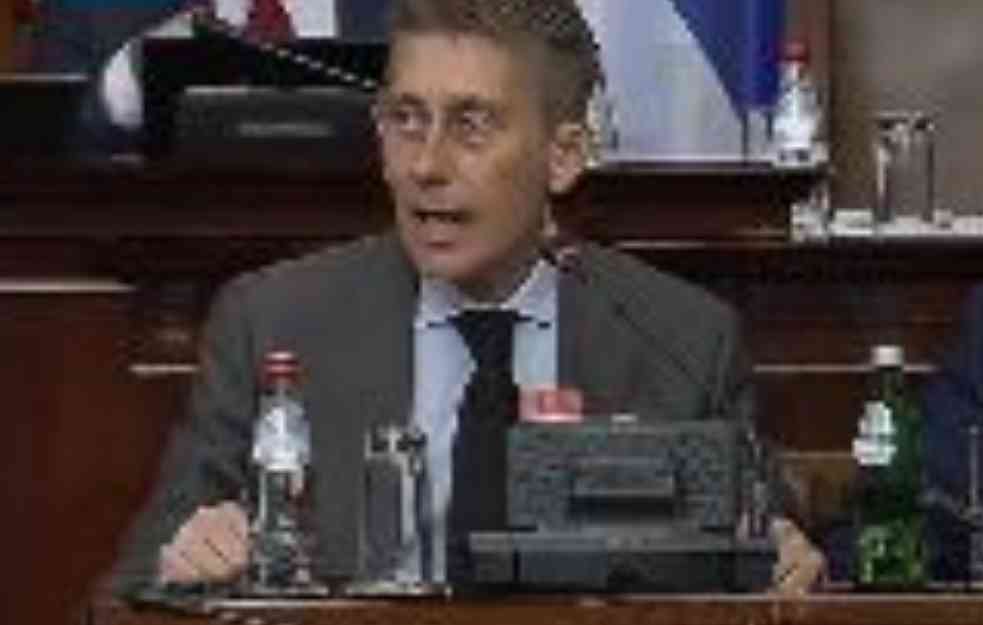 GRAĐANI ZA HITNU OSTAVKU MARTINOVIĆA: Reakcije na uvrede upućene ljudima bez dece (VIDEO)