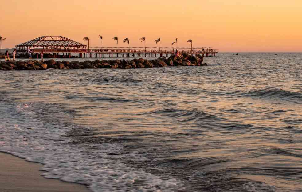 Otac i dva maloletna sina utopili se u Jadranskom moru u Albaniji