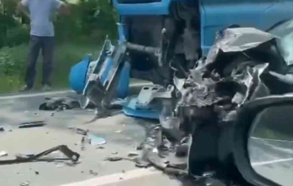 STRAŠNA NESREĆA : Poginuo tinejdžer na Ibarskoj magistrali (VIDEO)