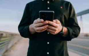Evo šte će <span style='color:red;'><b>pametni telefoni</b></span> morati da imaju od 2027. godine