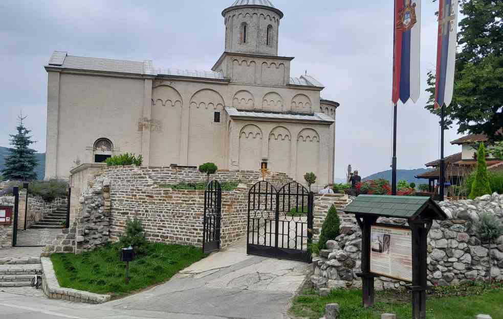 Crkva Svetog Ahilija u Arilju odoleva vekovima,  ljudi se na tom mestu čak i u bronzano doba molili za spas