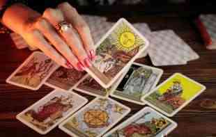 SLEDI POMRAČENJE MESECA U BIKU: Šta to znači, otkriva vaša <span style='color:red;'><b>TAROT</b></span> KARTA